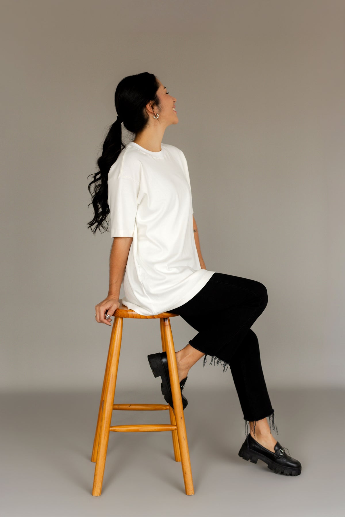Camiseta oversized autoamor em movimento off-white