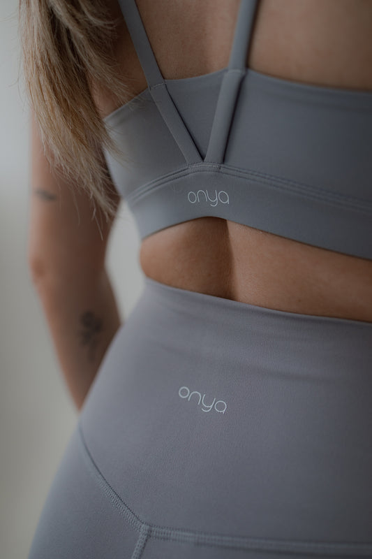 conjunto mini shorts camadas oceano + top v neblina azul