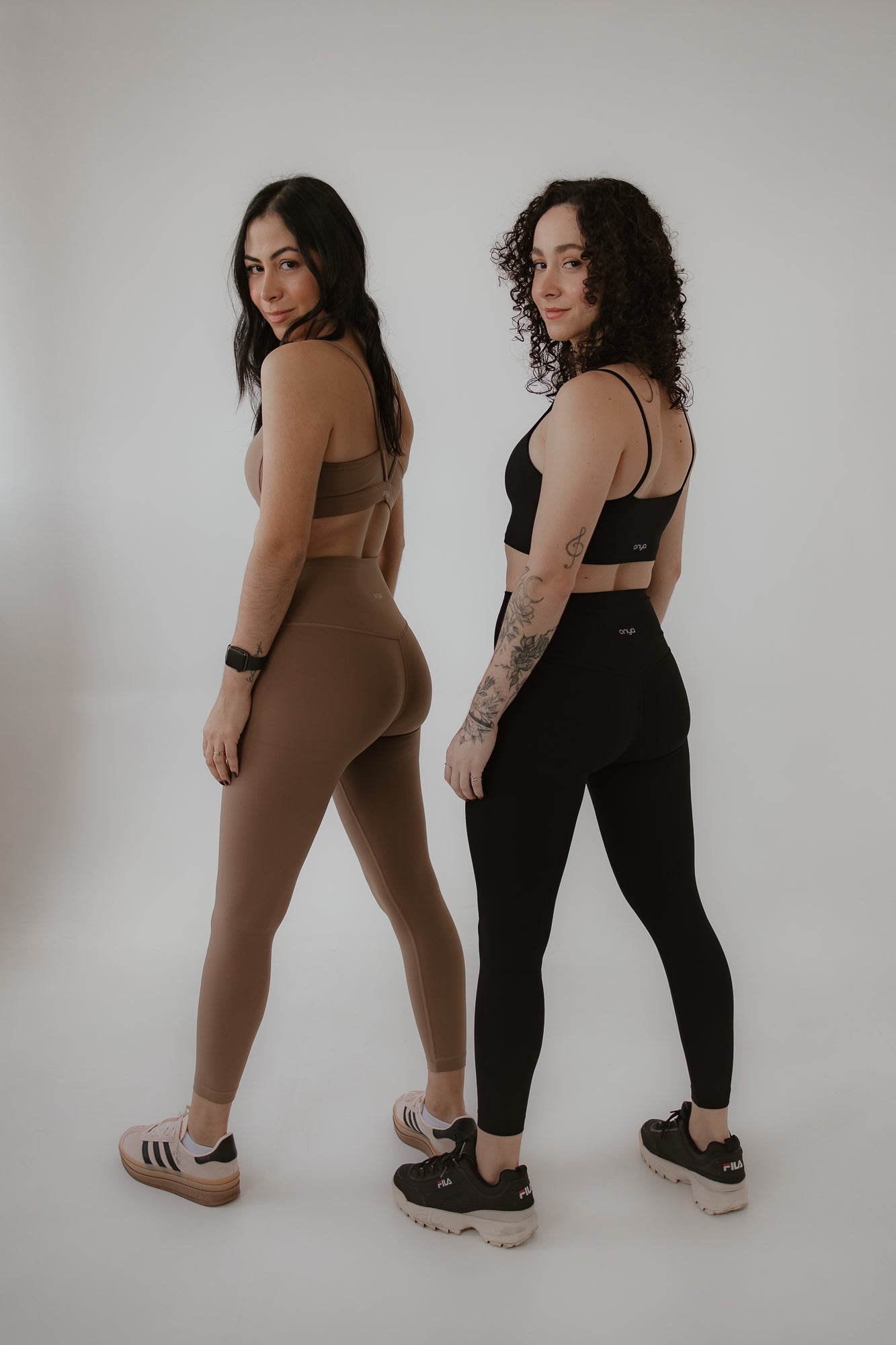 kit 2 leggings manteiga - preta e doce de leite