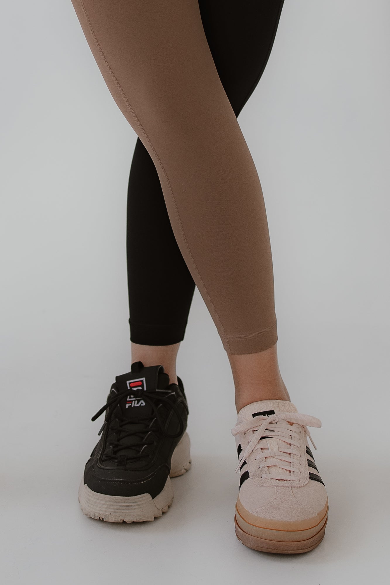 kit 2 leggings manteiga - preta e doce de leite